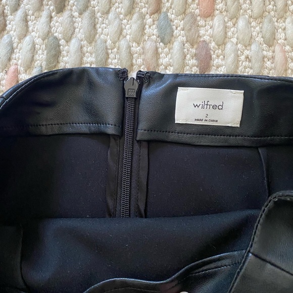 vegan leather miniskirt aritzia - Picture 5 of 6